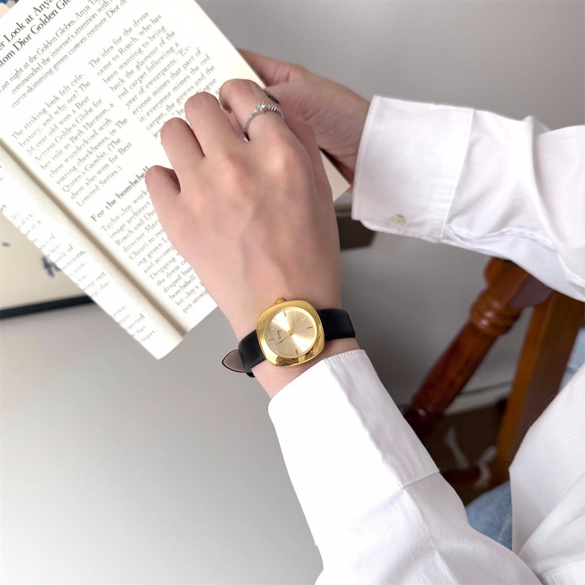 

Casual Quartz Wristwatch for Women Simple Gold Watch Adjustable Stainless Steel Strap Wristwatch Ladies Luxury Clock Gifts