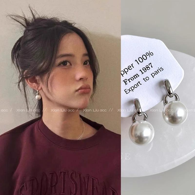 Ouyang Nana pearl earrings women s new high-end simple stud earrings light luxury high-end ear jewelry