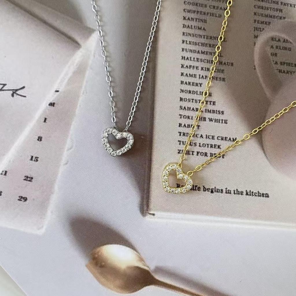 Full Diamond Love Necklace Women's Niche Korean Version Sweet Temperament Versatile Heart Pendant Collarbone Chain Jewelry