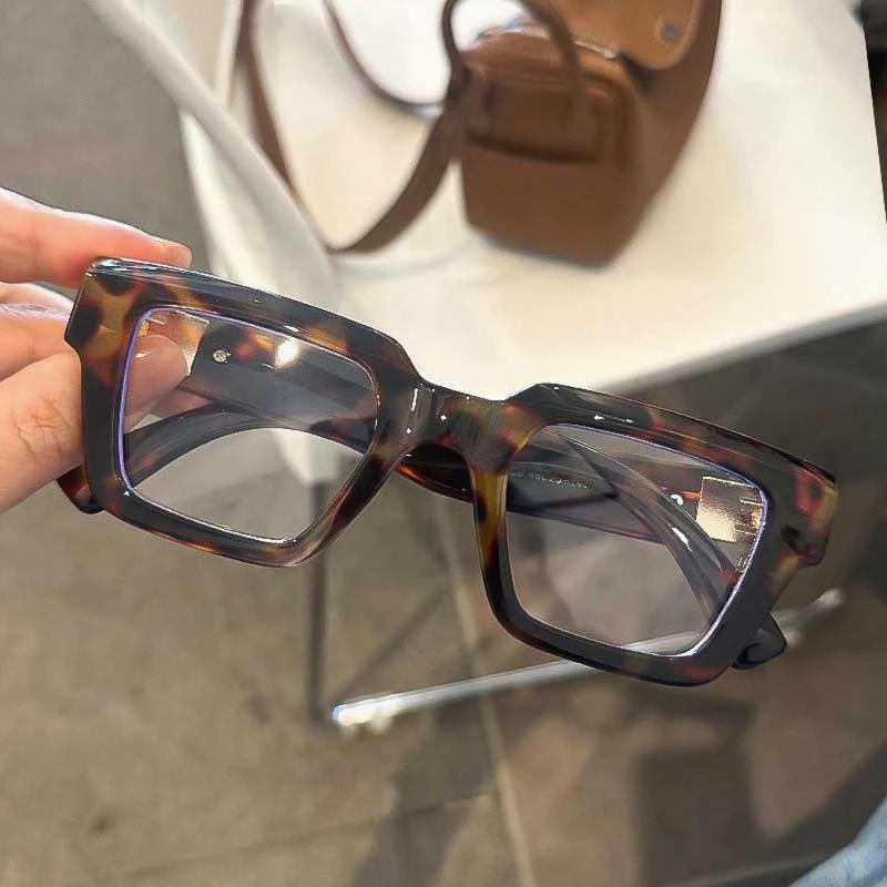 Fashionable And Fresh Pink Girl'S Heart Protective Blue Light Reading Glasses New Sweet And Cute Travel Box Presbyopia Glasses