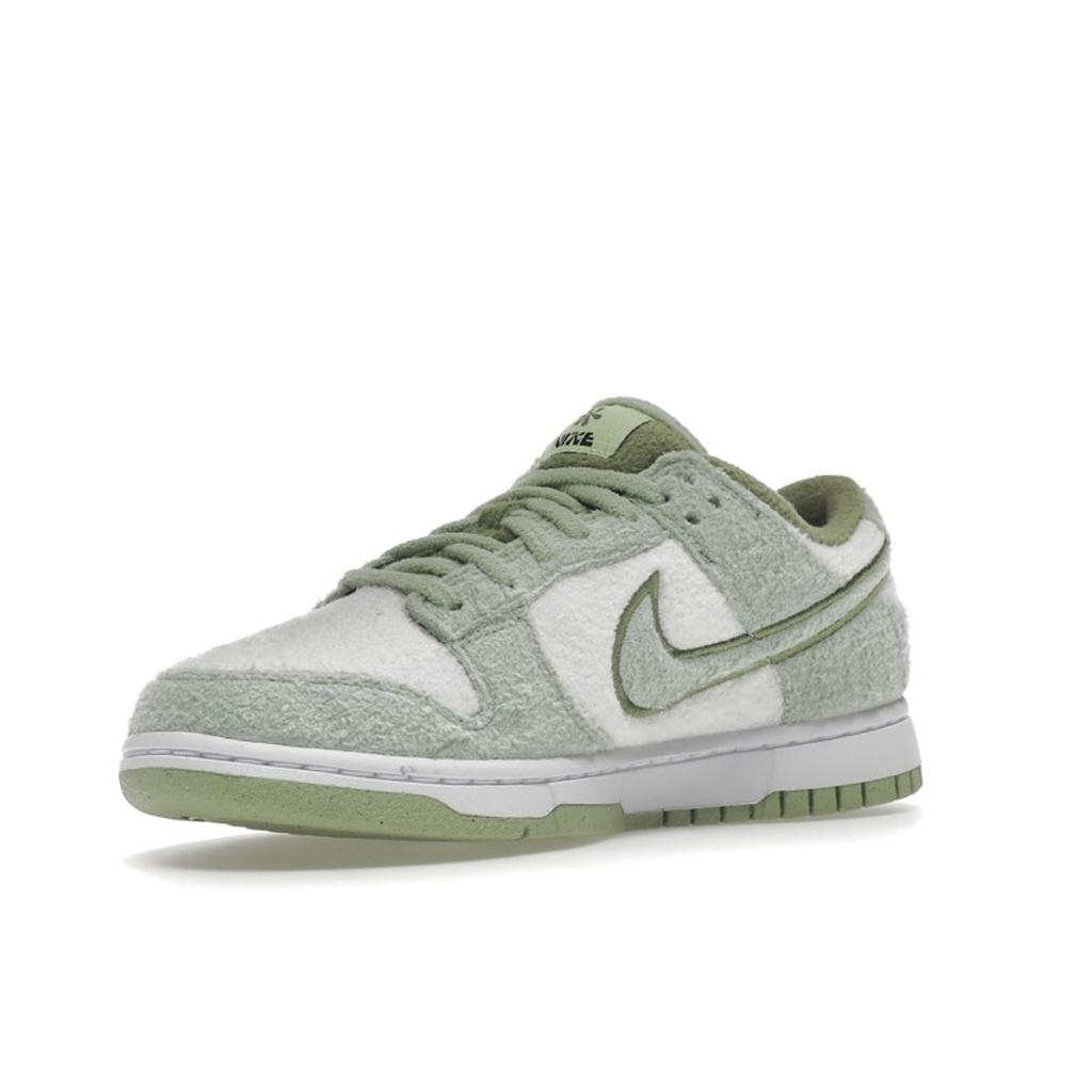 Nike Dunk Low SE Fleece