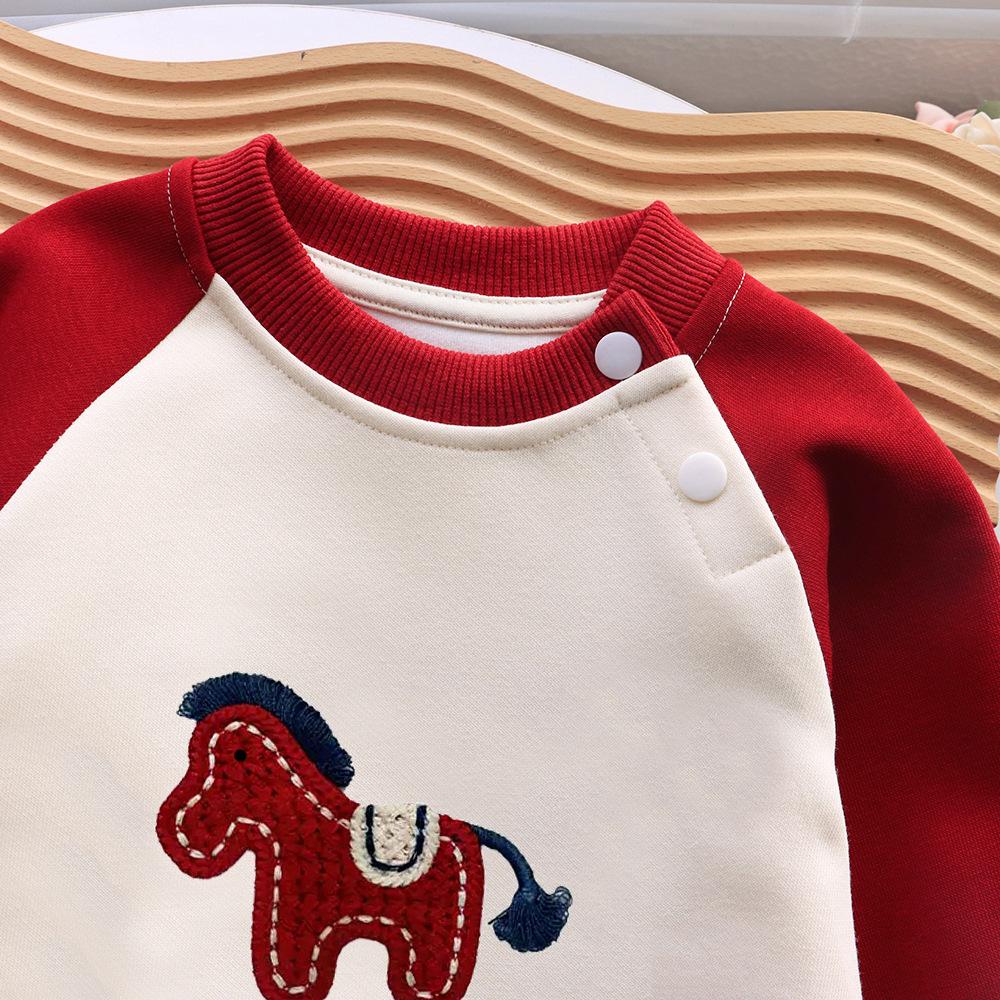 2026 Year of the Horse Matching Family Outfits: Mother & Son/Daughter, Baby Rompers, Long-Sleeve Sweatshirts for Three or Four