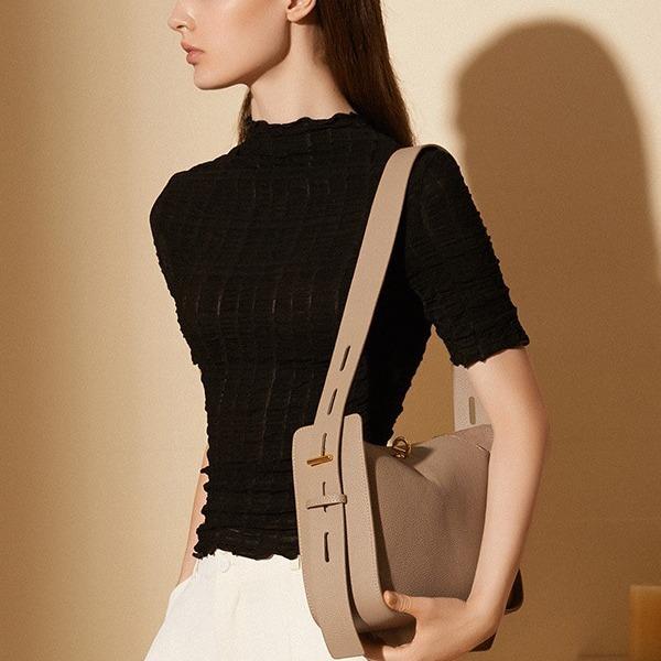 Niche Light Luxury Women's Bags, High-end Tote Bags, Niche Design Bags, Women's Large-capacity Bags, Underarm Bags.