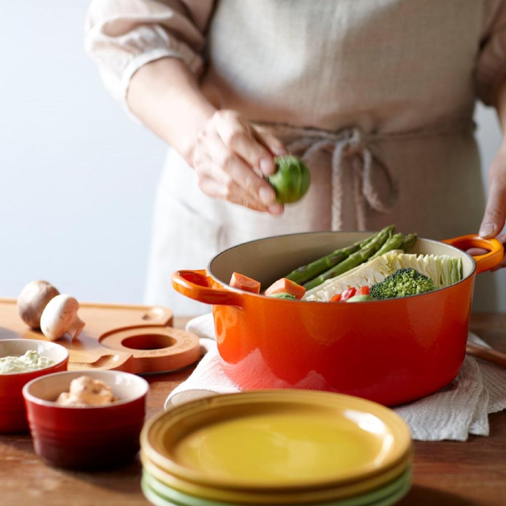Le Creuset Cocotte Ronde, Enamel, Induction Compatible, 16cm, Orange, 2501-16-09