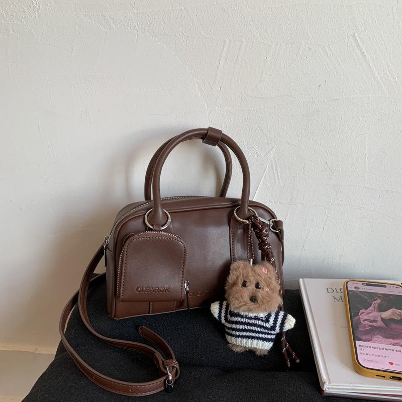 Retro popular small bag women's 2025 new fashion versatile messenger bag super hot portable bowling bag