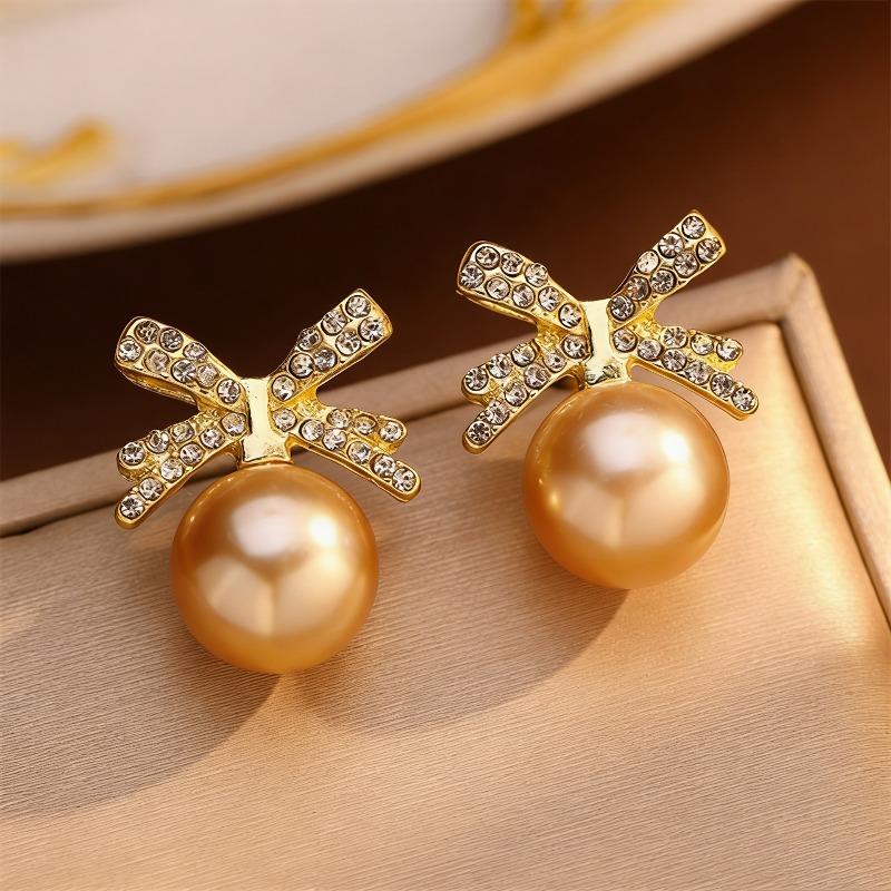 Exquisite Full-diamond Sweet Bow-shaped Pearl Stud Earrings for Women, Fashionable, Simple, Small, and Versatile. Ear Jewelry.