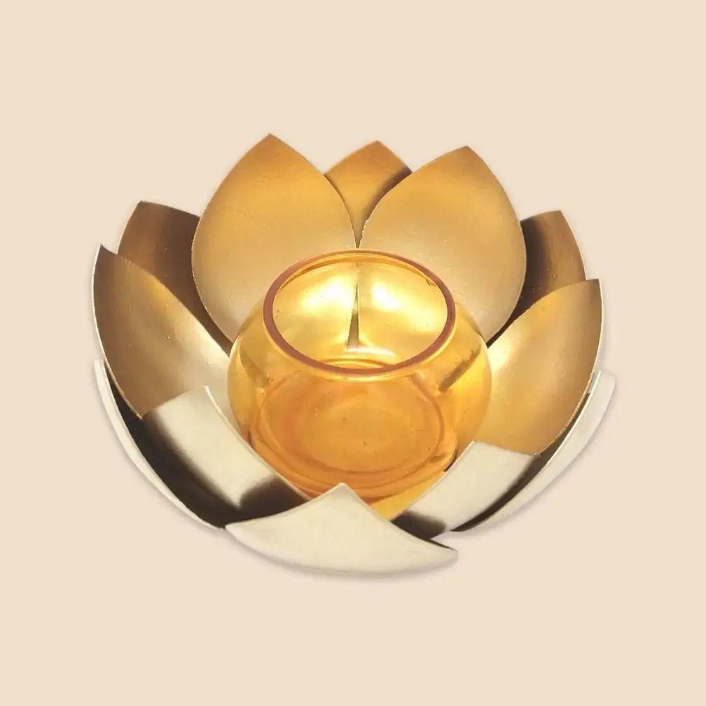 Oransje lysestake i form av en lotus, Lotus Tea Light Holder Orange, Isha Life