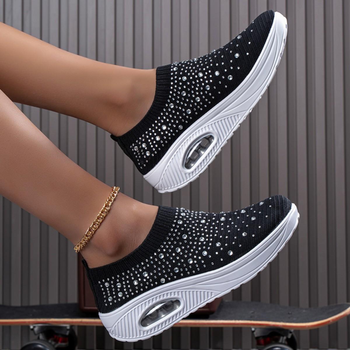 

Женские мокасины на плоской подошве. Новые стильные весенние повседневные и удобные женские кроссовки. 42 чёрный