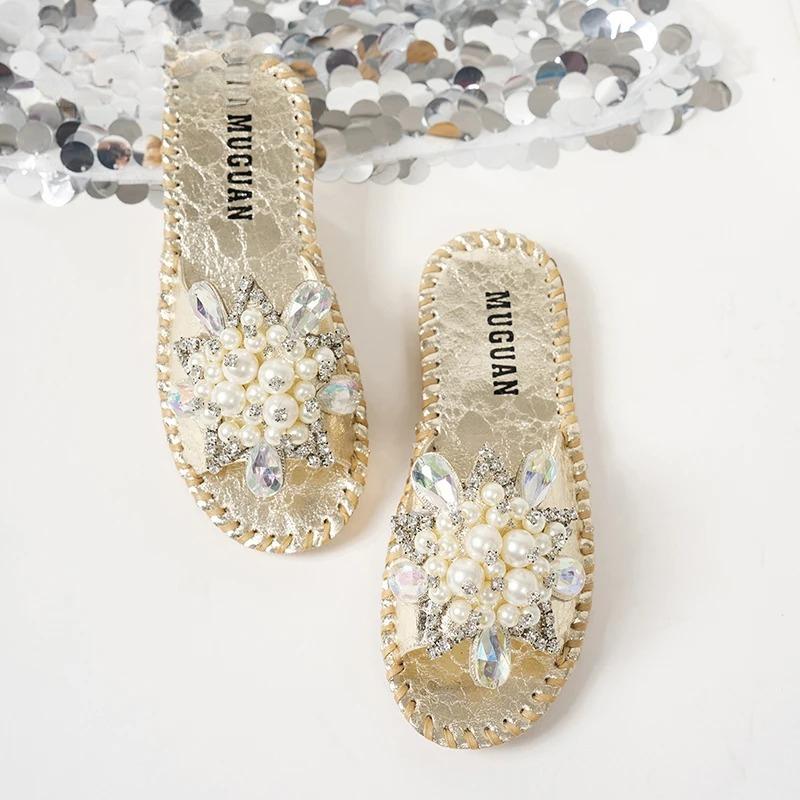 Fashion Gold Crystal Flower Slippers Women Summer Round Toe Shoes Women's Sandals Outdoor Flats Bling Slides Large Size Luxury Flip Flop