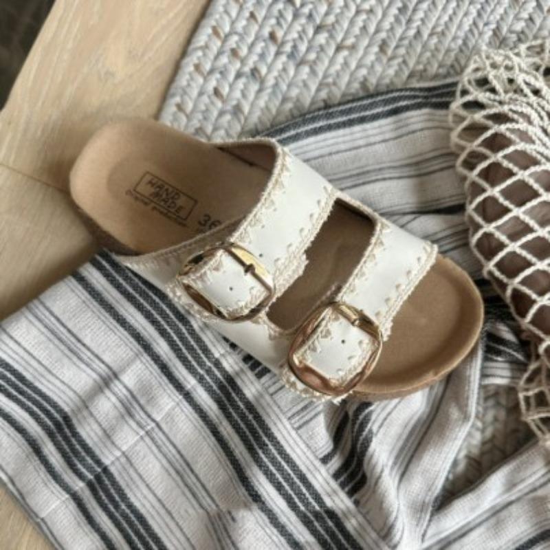 Muffin dicke Sohle Erhöhung coole Hausschuhe Damen neue Sommerkleidung ein Riemen mit lässige Strandschuhe Hausschuhe