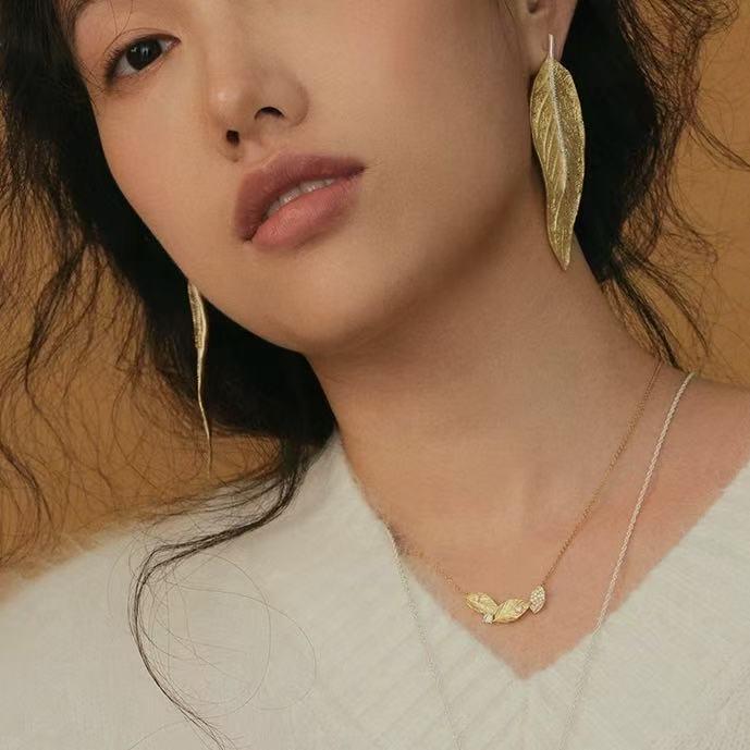 Laurel Leaf Dangle Earrings - Simple, Stylish, Light Luxury Fashion Accessory