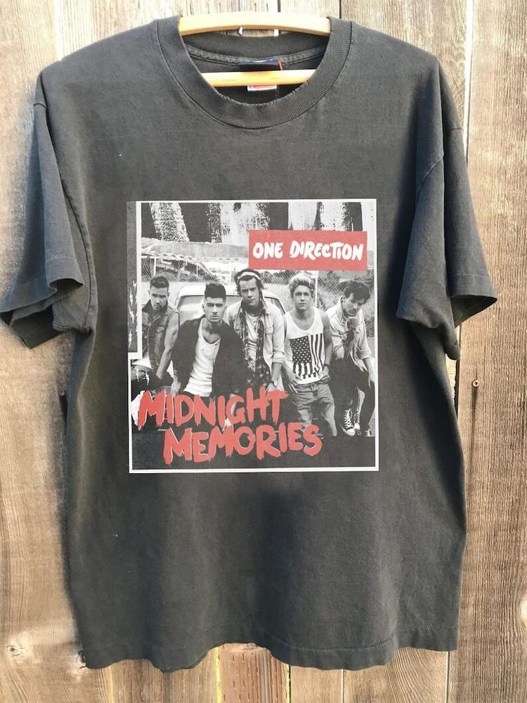 Koszulkę z trasy koncertowej One Direction, Midnight Memories, w kolorze węgla drzewnego, Unisex T-shirt KH10720
