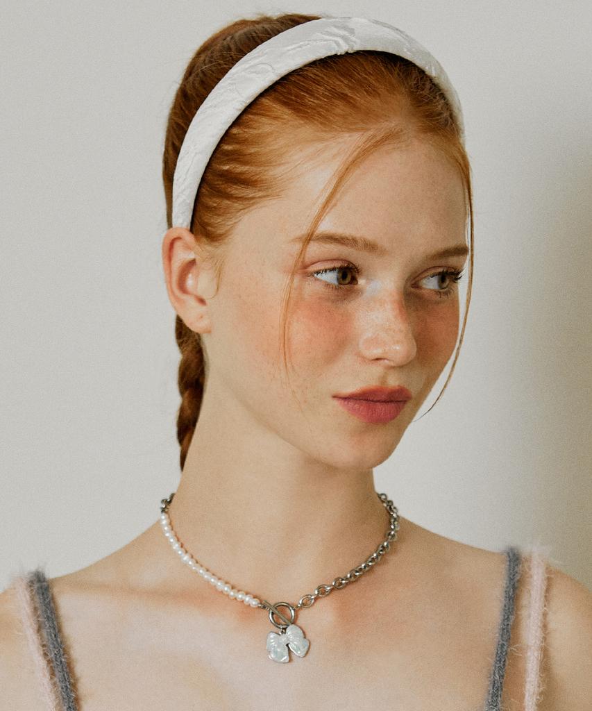 Vvv Aurora Ribbon Pearl Chain Toggle Surgical Necklace