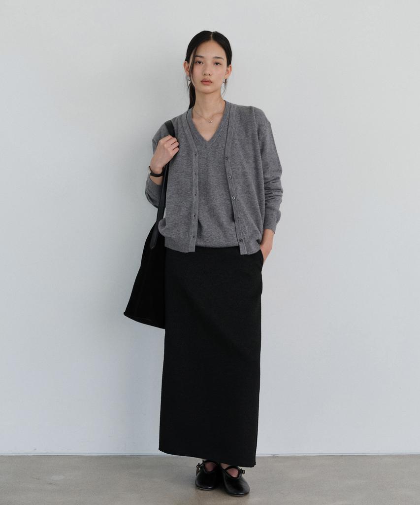 Yulago Washable V-Neck Knit & Cardigan Set