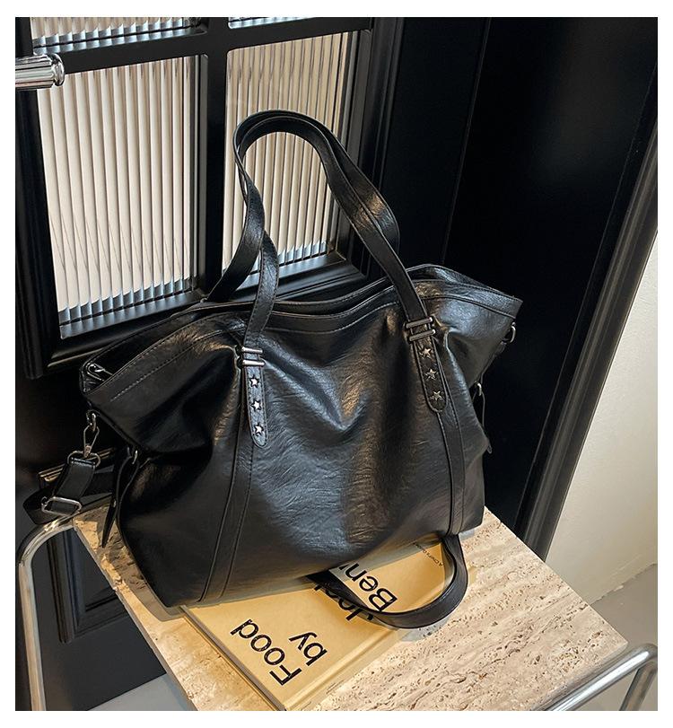 Retro-style Handbag - Large Capacity, Fashionable, Single Shoulder Crossbody Bag, High-quality, Suitable for Summer, with A Sophisticated Look.