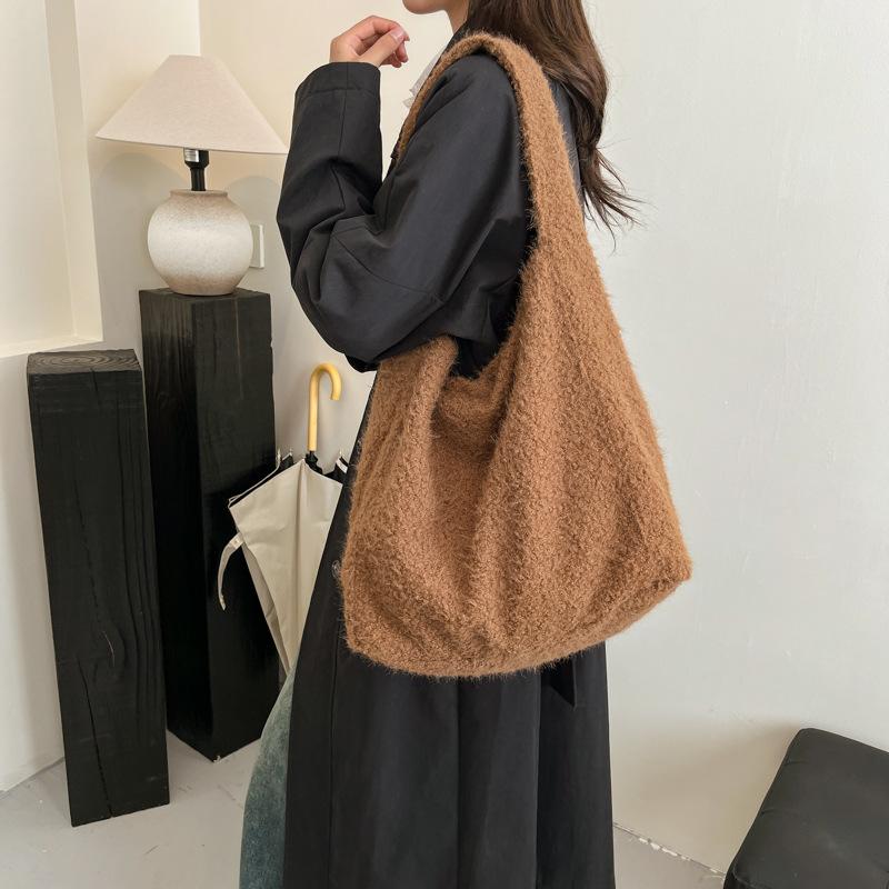 New commuter retro lazy wind large capacity personalized niche woolen single shoulder underarm tote bag