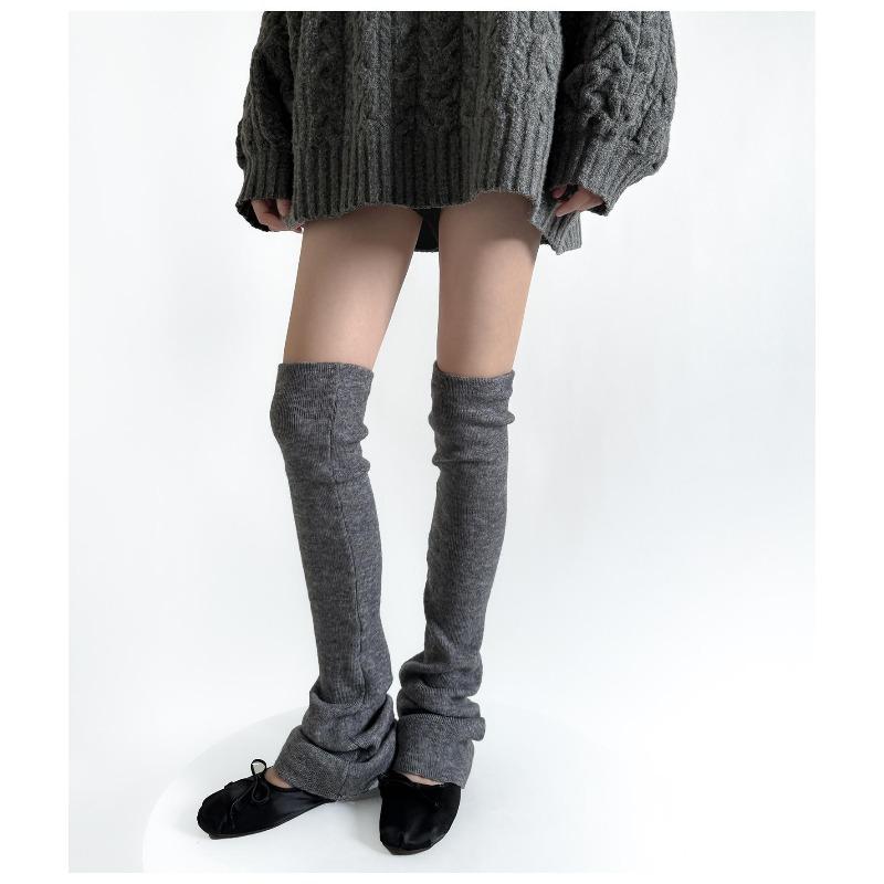 Slightly Flared High-top Sock Knit with An Atmosphere, Creamy White for Slimming, Versatile Leg Covers, Solid Color Over-the-knee Socks