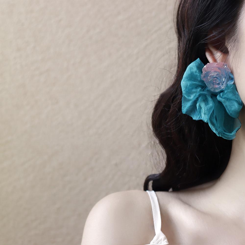 Love mesh flower earrings personalized Internet celebrity same stud earrings small fresh sweet new earrings women