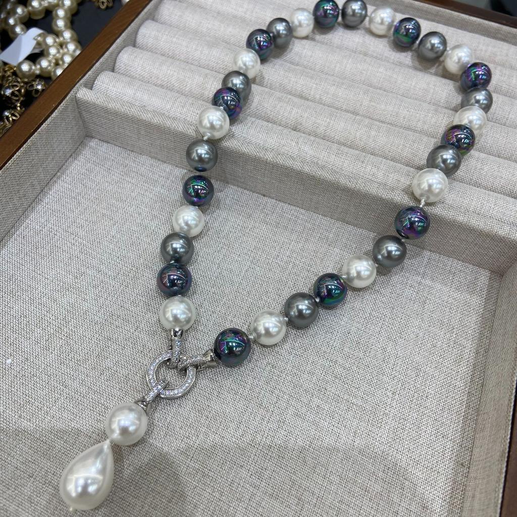 Xiaoxiangfeng Hepburn Colored Glass Bead Necklace Exaggerated Shape Water Drop Pendant Round Collarbone Necklace Short Sweater