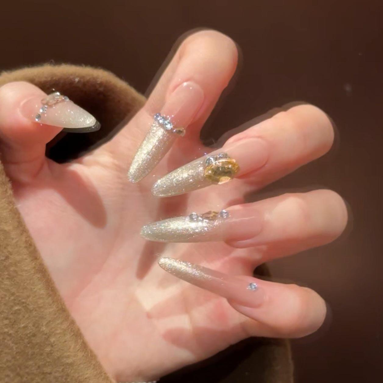 Luxurious Cat Eye Detachable Nail Art: Handmade, High-End, Super Shiny Wearable Tips
