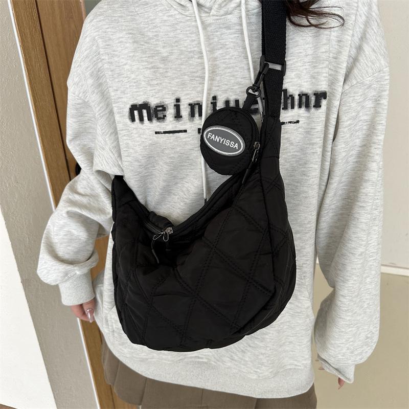 Rhombus embroidery thread large capacity 2025 new trend fashion one shoulder crossbody dumpling bag tote bag women