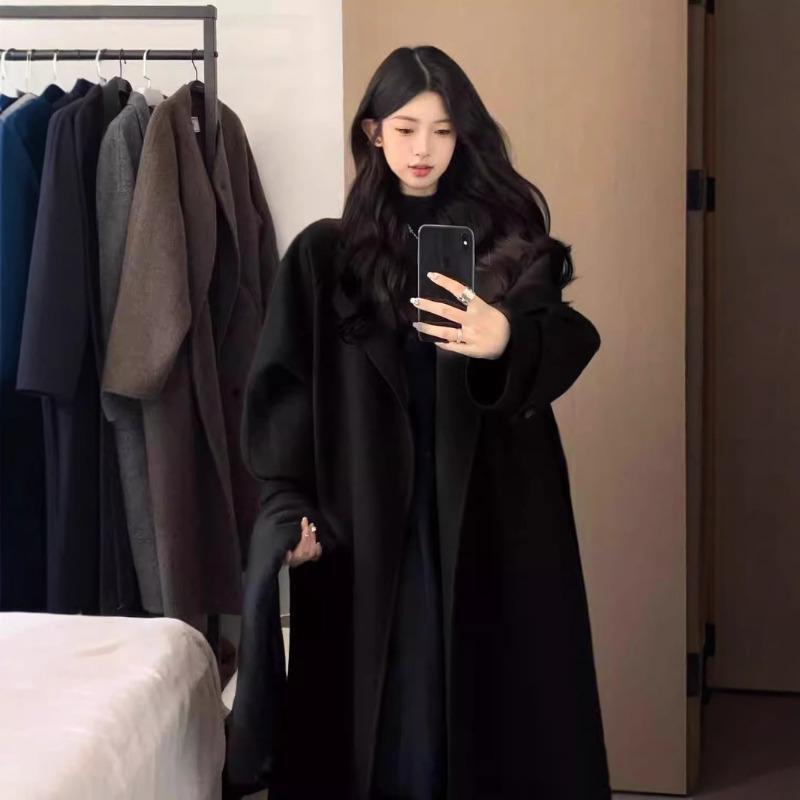 Black Woolen Coat for Women, Autumn and Winter Atmosphere, Woolen Coat Feeling Medium and Long