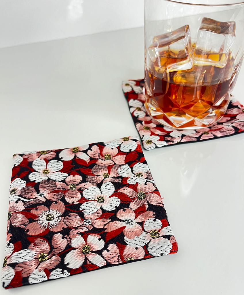 Set mit 2 japanischen Brokat-Kimono-Untersetzern (Hanayagi)