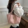 Retro Foreign Large-capacity Bag Women's Bag 2025 New Fashionable and Simple Tote Bag Niche Shoulder Armpit Bag