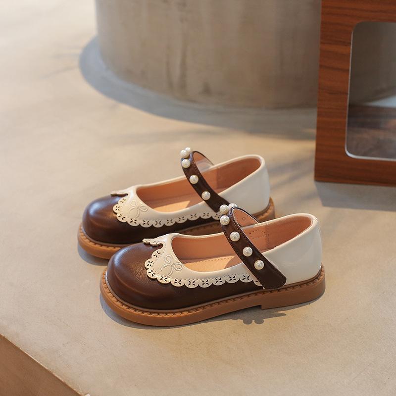 

Кожаная обувь для девочек 2025 осень новая модная жемчужная детская повседневная обувь нескользящая и износостойкая обувь для девочек среднего и старшего возраста 27 коричневый