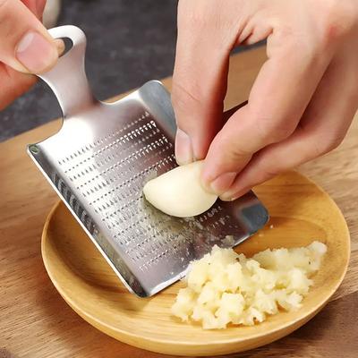 1 Stück Ingwer Knoblauch Wasabi Reibe Zerkleinerer Knoblauchpresse Gerät Häcksler Schneider Knoblauchschäler Küchenwerkzeuge Edelstahl