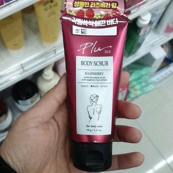 

Plu 365 bodyScrub Raspberry Scent 90g