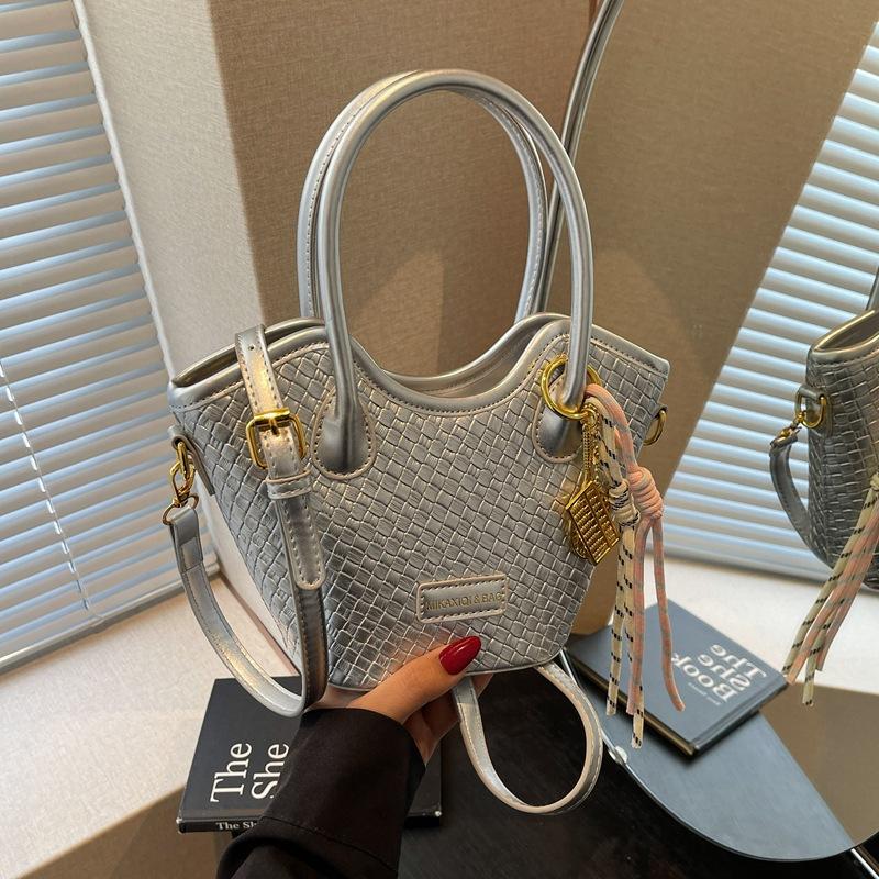 Niche Woven Bags Women's New Summer Versatile Messenger Bags Fashion Handbags Bucket Bags