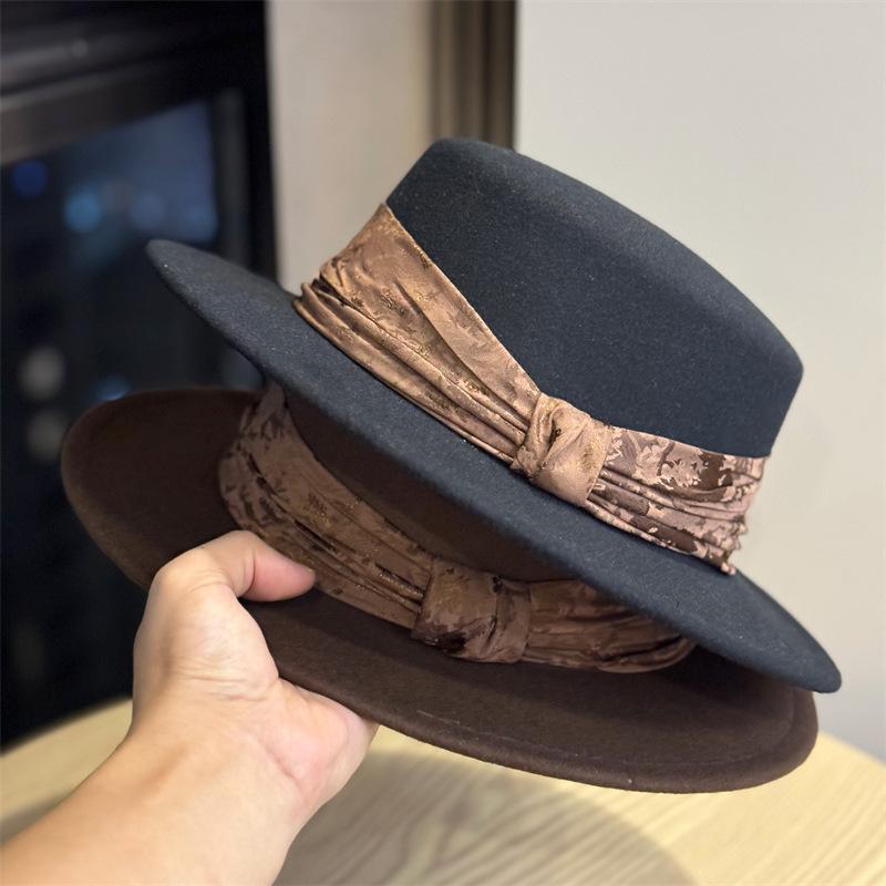 Hepburn Style French Retro Flat Top Hat Women's Autumn and Winter British Versatile Woolen Flat Top Hat Trendy Temperament Bucket Hat