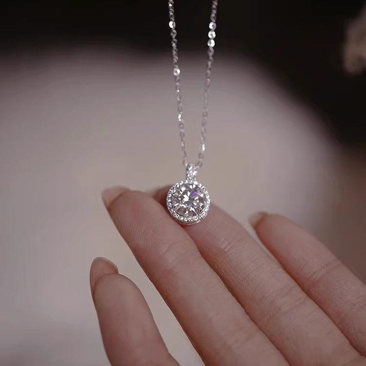 Women s Zirconia Sparkling Necklace: Elegant Light Luxury Clavicle Chain with Unique Design