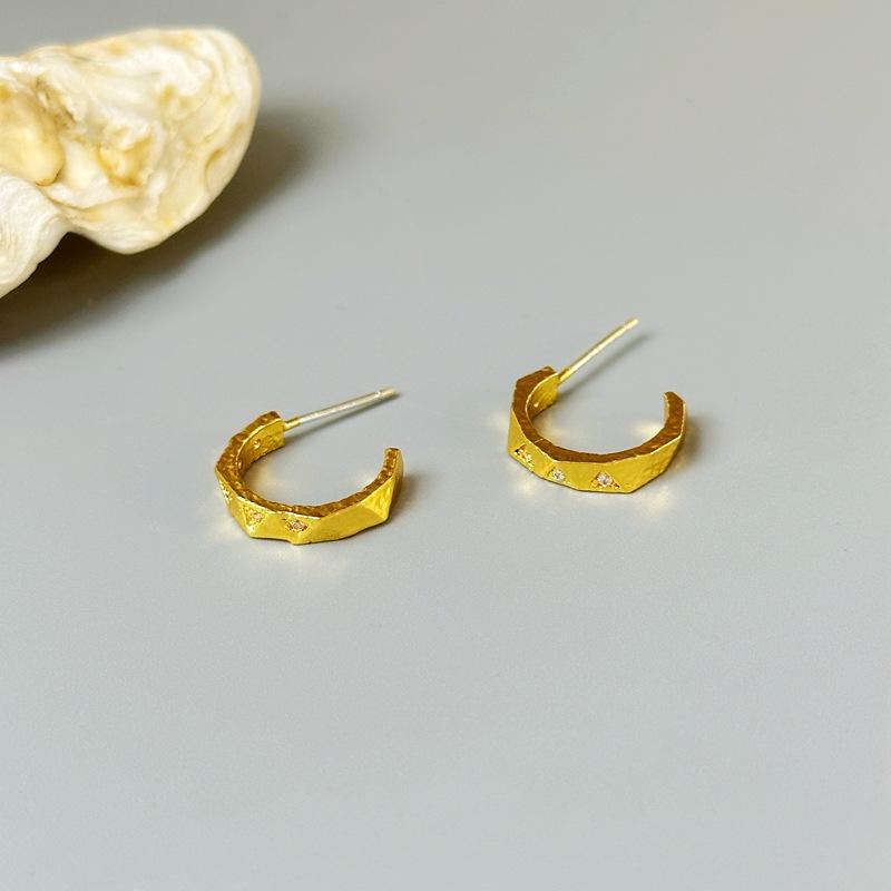 

Trendy Fashion Gold Stud Earrings Simple Daily Versatile Earrings золотой