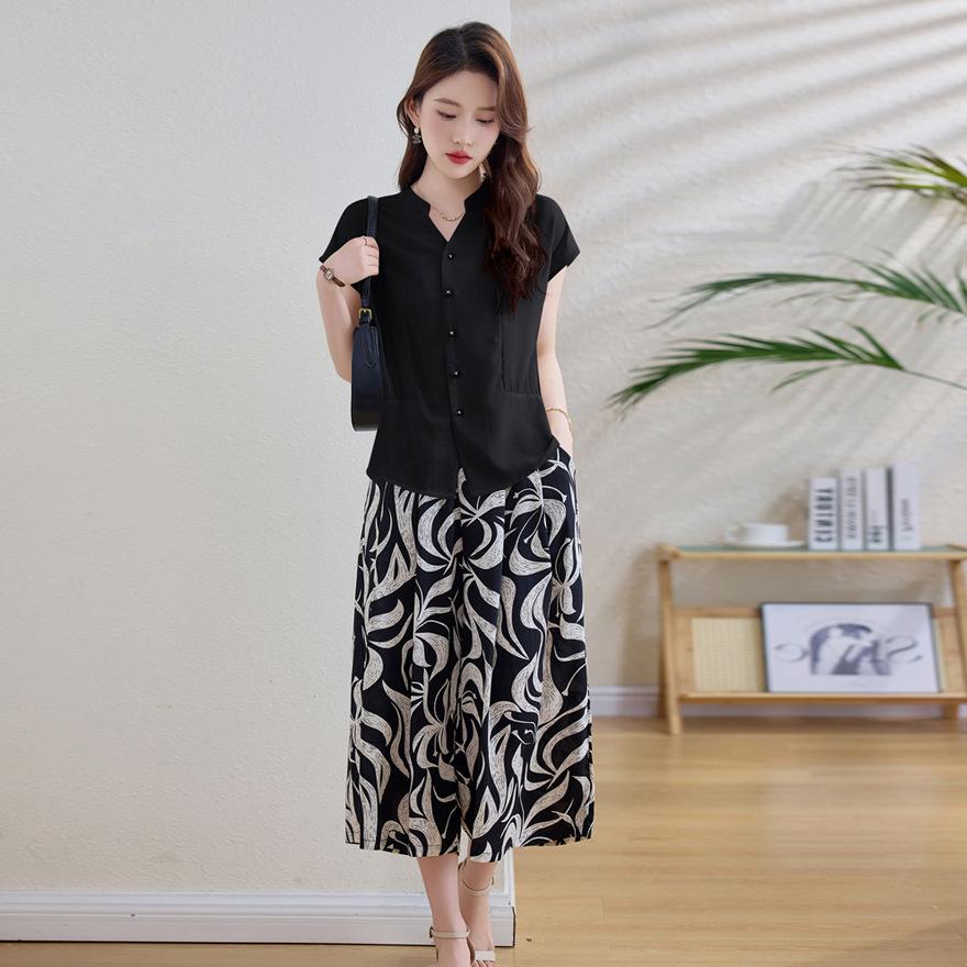 Fashion summer short-sleeved shirt set New V-neck shirt printed wide-leg pants two-piece set