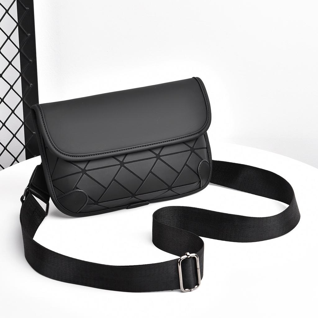 Street Fashion Crossbody Bag for Men, High-end Diamond-shaped Single-shoulder Bag, Large Capacity, Personalized and Fashionable Chest Bag