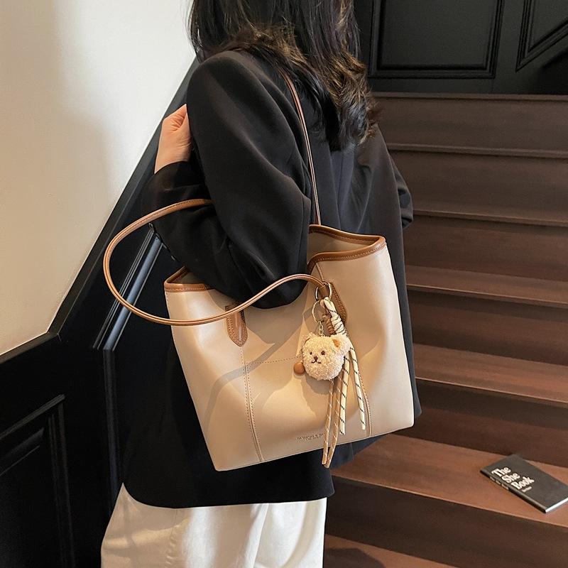 Large-capacity Bag Women's New Simple Shoulder Messenger Bag High-end College Student Commuting Tote Bag