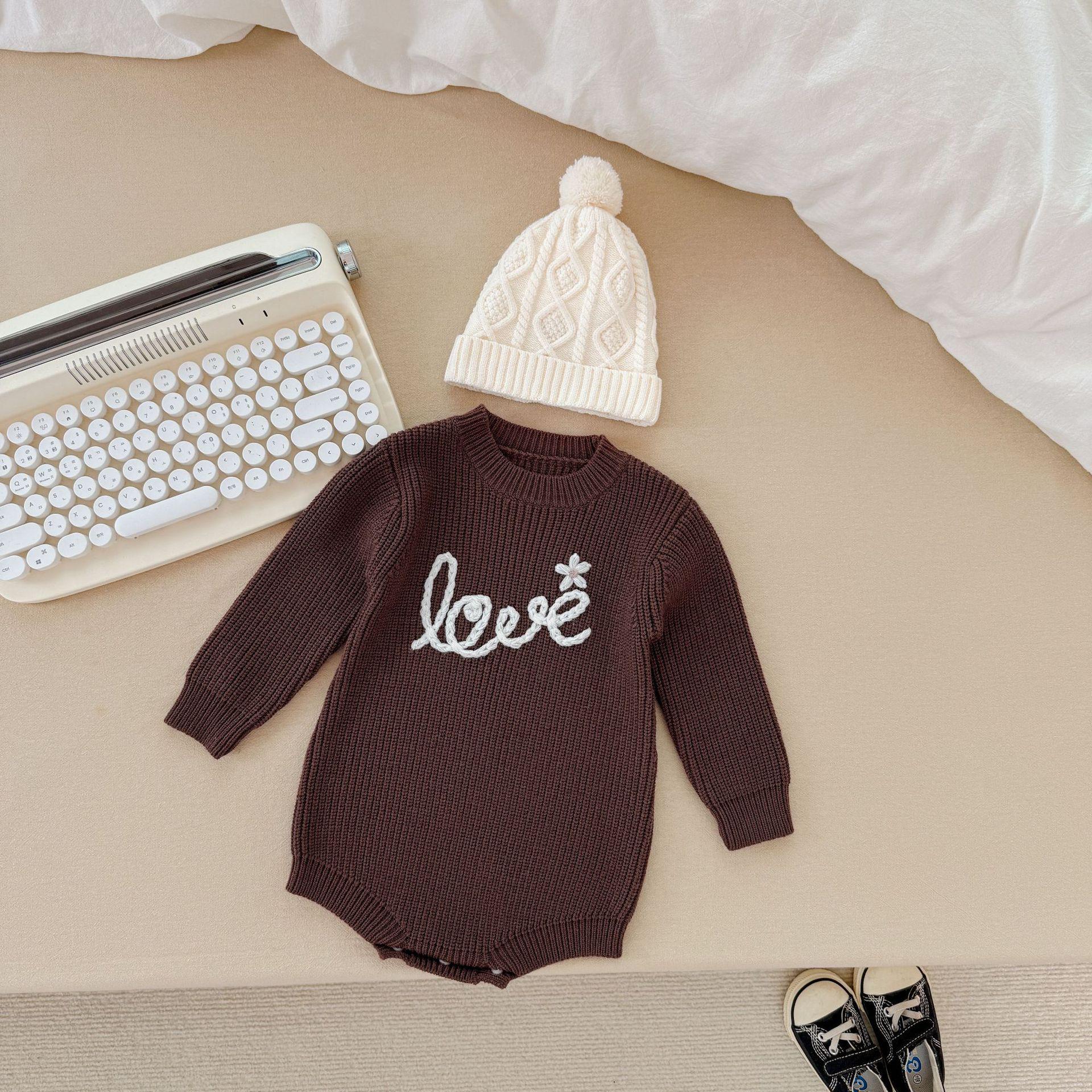 

Вязаный комбинезон ручной работы с вышивкой для малышей – Унисекс 80 cm