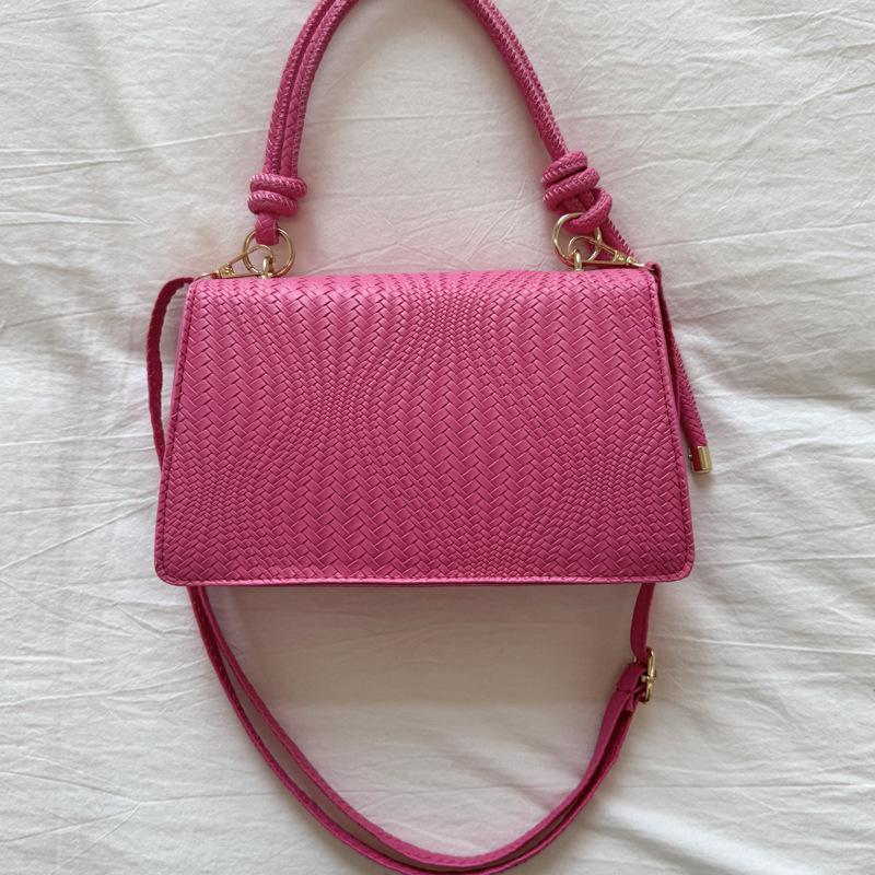 

Однотонная сумка-мессенджер в зарубежном стиле 2025 летняя сумка женская ретро дорожная маленькая квадратная сумка модная и популярная женская сумка через плечо розовый