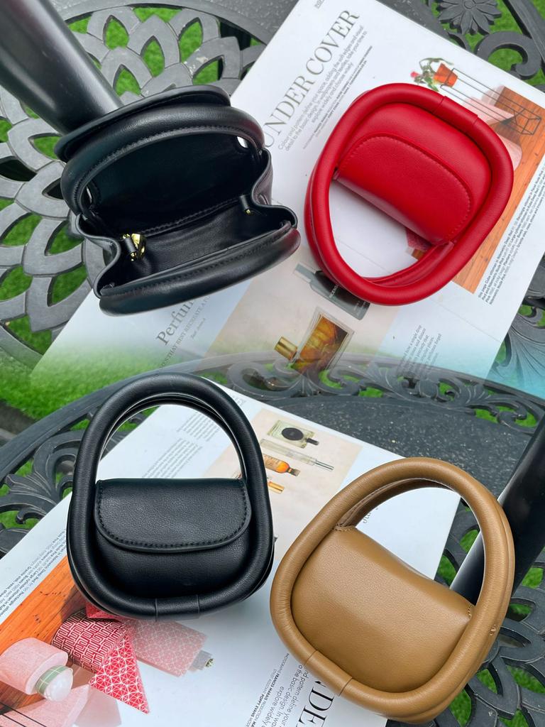 Summer fresh min handbag hand carry trendy versatile messenger bag high sense leather soft European bag niche bag