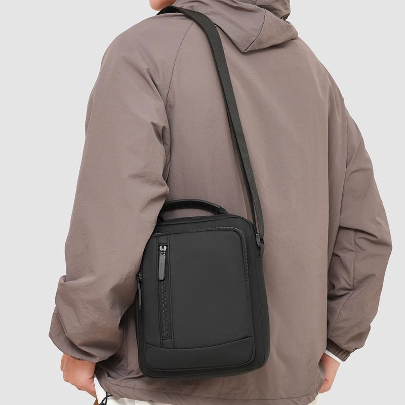 Men's Crossbody Shoulder Bag - Casual & Versatile Travel Backpack