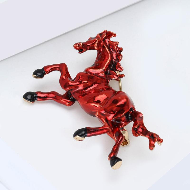 Broches de Cavalo da Moda Para Mulheres Unisex Pins de Animais Decoração de Roupas Acessórios de Joias de Festa Casual Presentes de Amigos de Ano