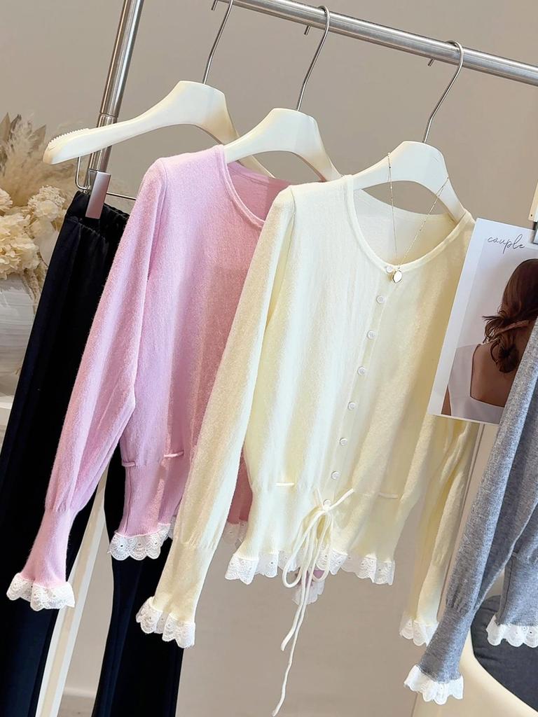 Damen Slim Fit Strickjacke mit Spitze und Patchwork - Petite, Fake Zweiteiler, Herbst/Winter 2025