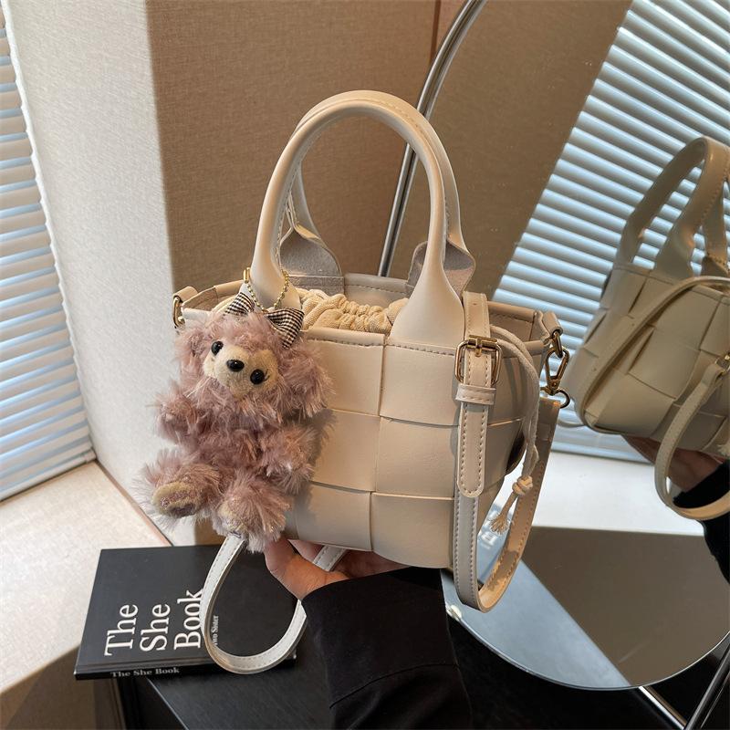 High-end Niche Woven Bag Women's New Versatile Messenger Bag Simple Portable Bucket Bag