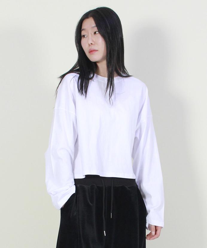Deumakeu Oversized Semi-Crop Long Sleeve Tee White