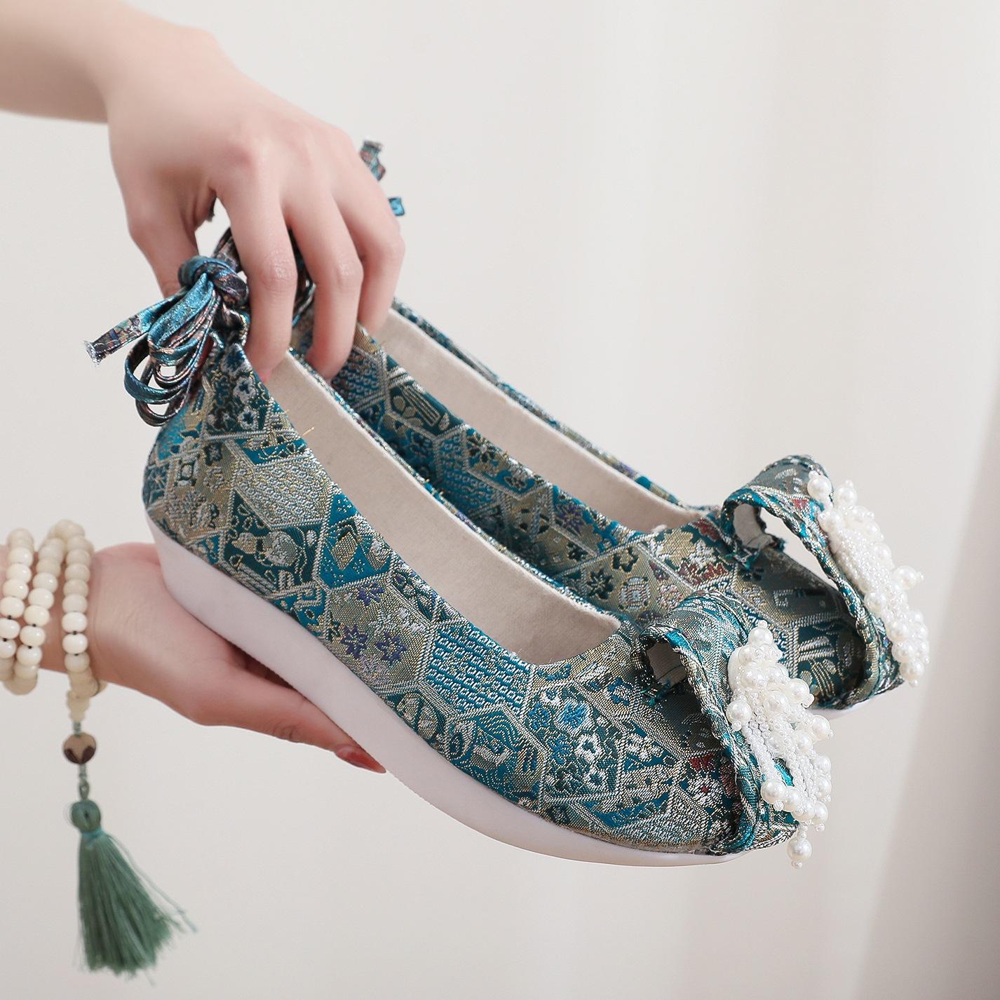 

[Yunmu] 2024 весна новые туфли Dengyun ретро женские на толстой подошве в старинном стиле бисерные туфли Hanfu женские туфли в национальном стиле 40 зелёный