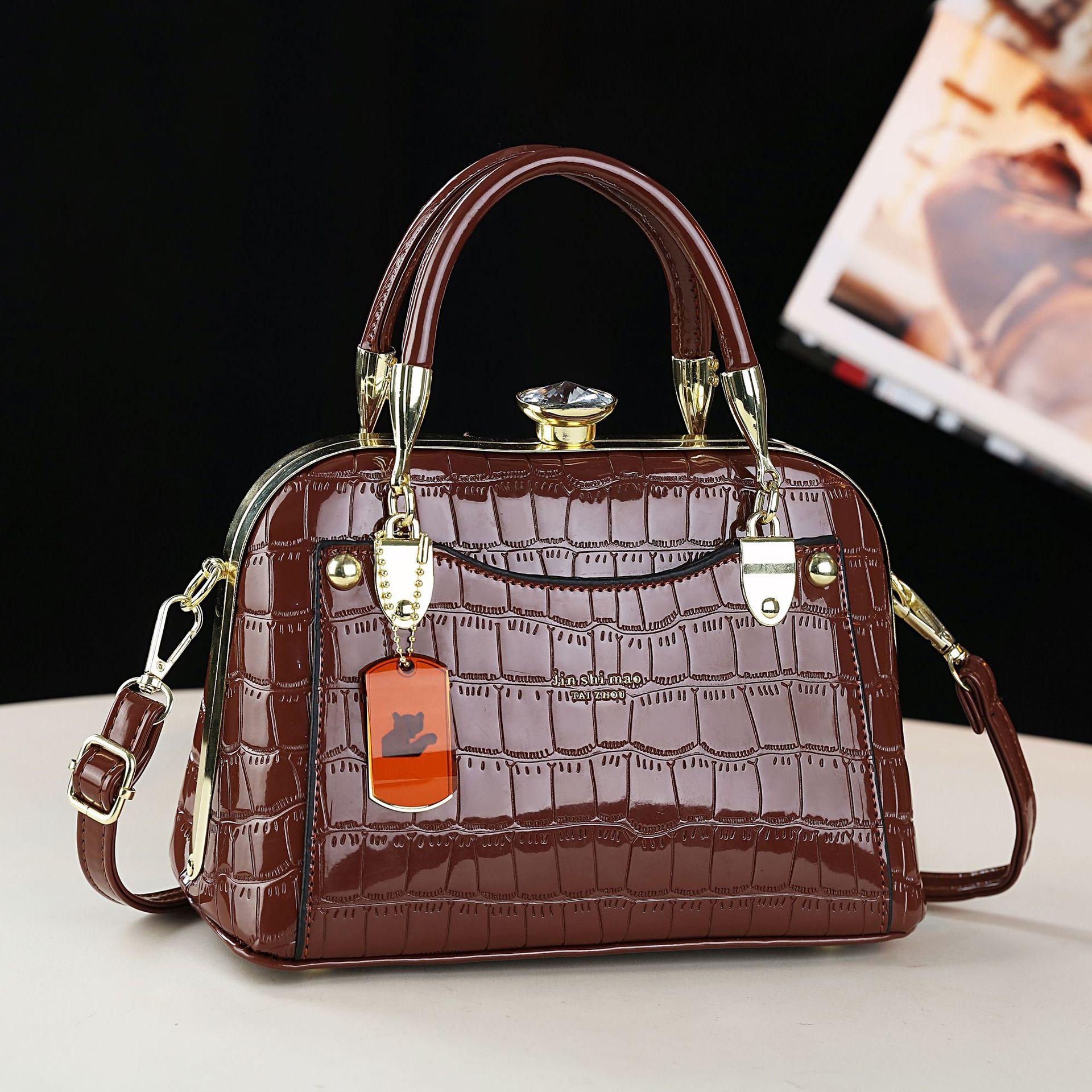 2026 New Shiny Crocodile Pattern Handbag With Large Capacity Shell Bag For Women