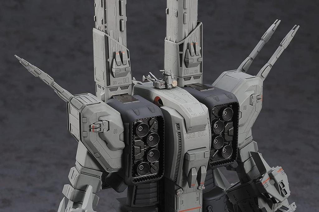 Hasegawa Super Dimension Fortress Macross Do You Remember Love Macross Ship Strong Attack Type Movie Version Scale Plastic Model MC06 SDF-1 1/4000