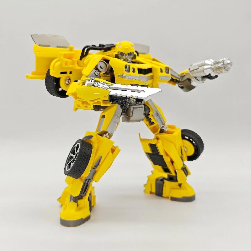 Baiwei Tw-1032 Yellow transformable car 2 In 1 Car To Robot Alloy Model Detailed Action Figures Boy Plastic Toy Desktop Ornament